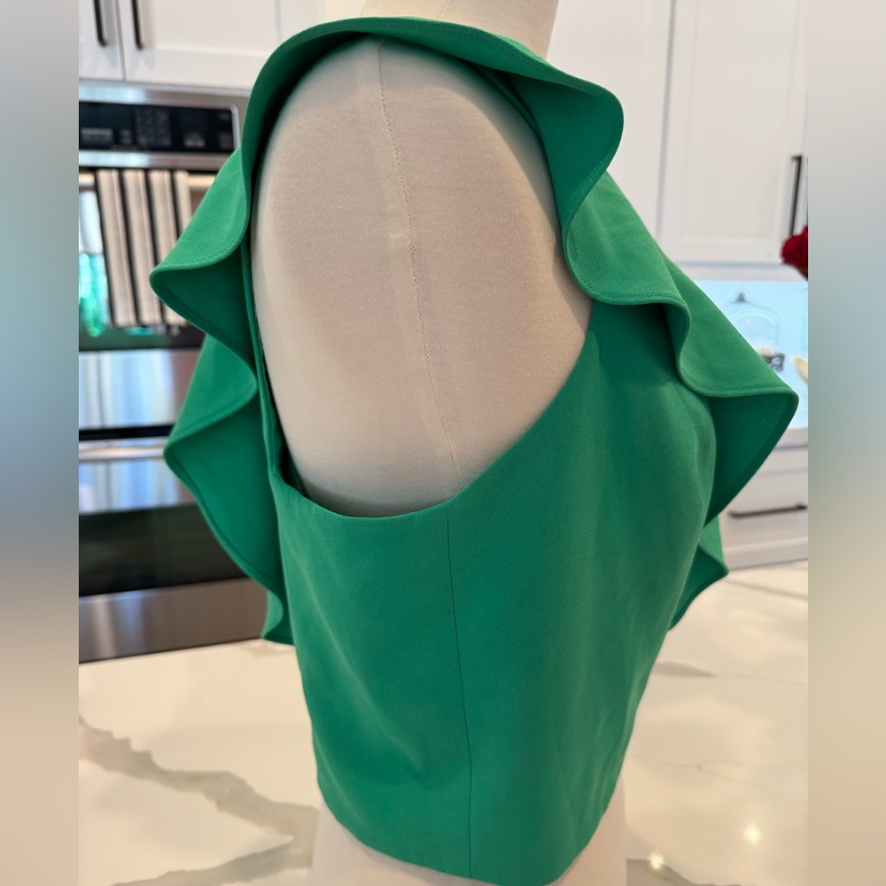 Alice + Olivia Green Flutter Sleeve Crop Tank 12 - Picture 4 of 10